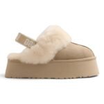 UGG Funkette Platform Mules - Beige