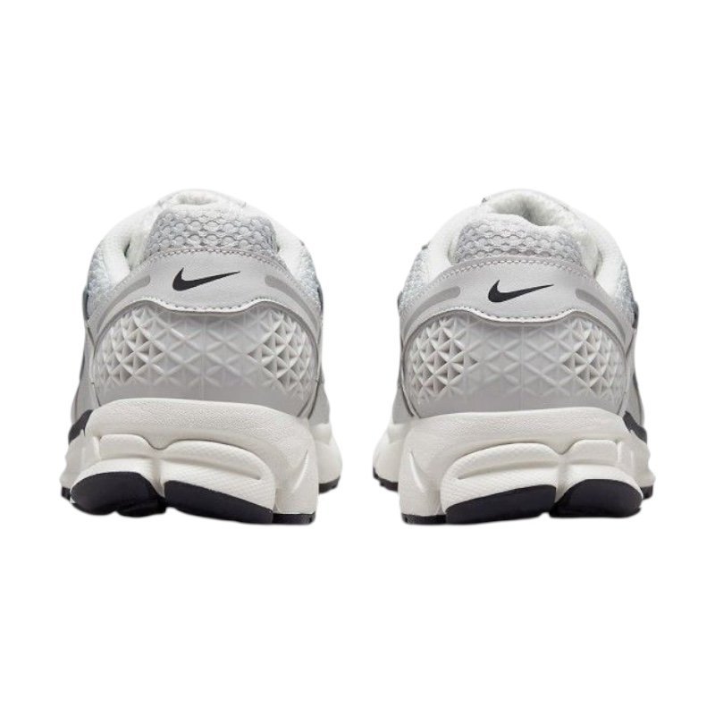 Nike Zoom Vomero 5 white / silver - Image 5